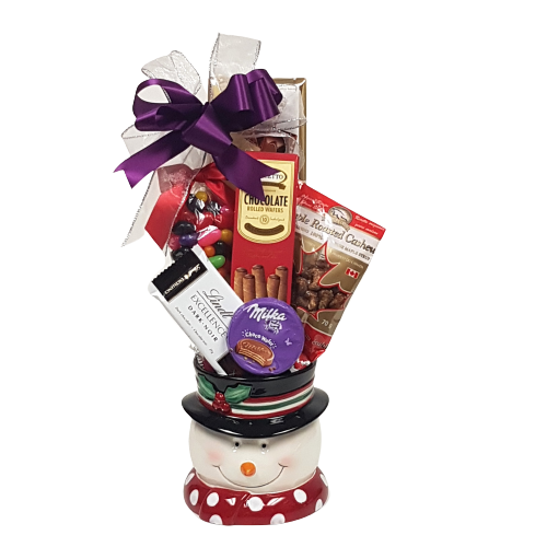 Frosty's hat is brimming with a snacker's delight. Sure to curb those Christmas midnight cravings! There's chocolate, jelly beans, wafers and nuts too.